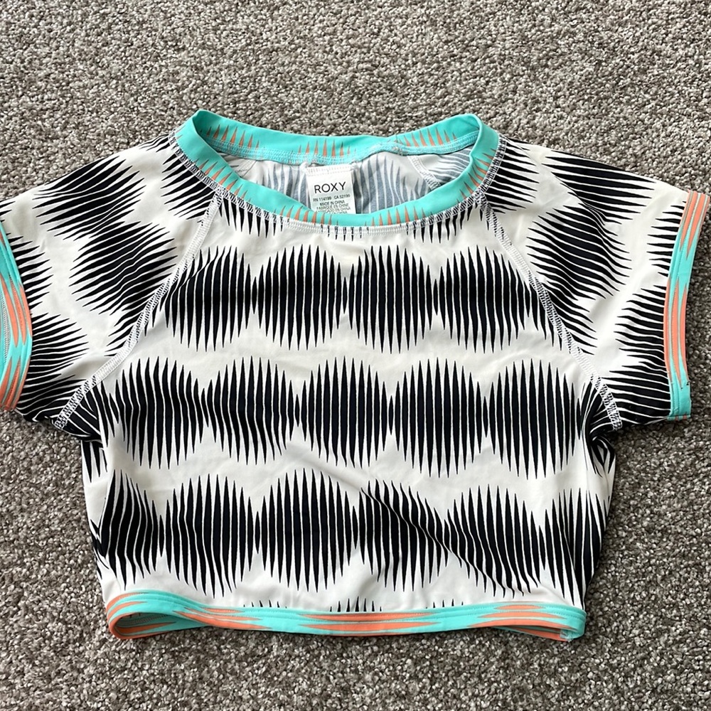 Roxy cropped rash guard
